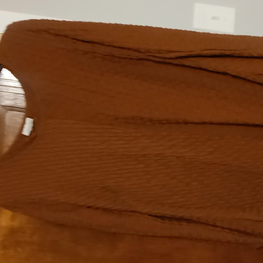 Top - Picture 3 of 3